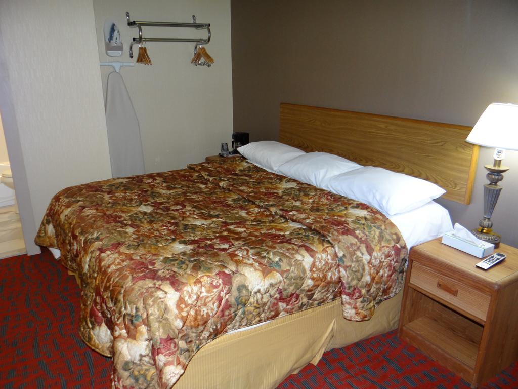 Edelweiss Ski Lodge Ellicottville Rom bilde